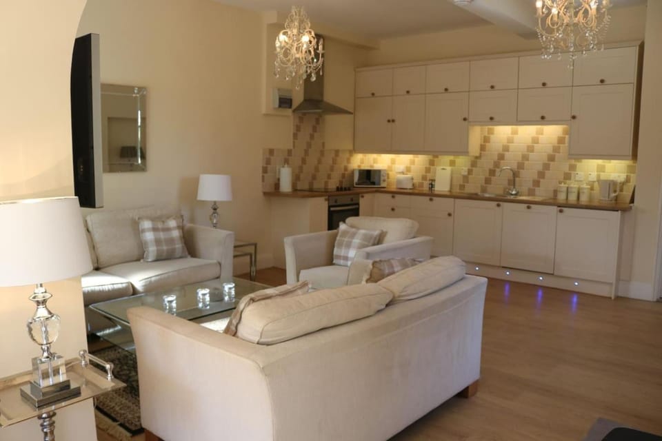 Kitchen or kitchenette, Living room, Seating area