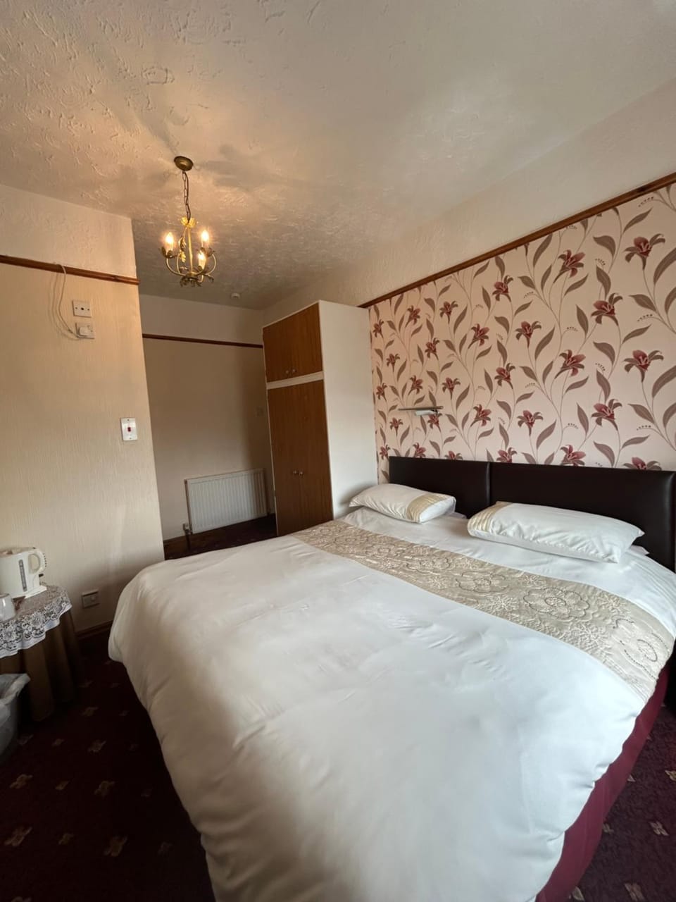 Bayona Guest House Bed and Breakfast in Southport