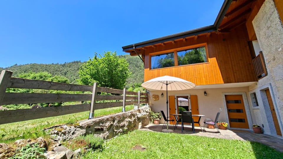 Property building, Facade/entrance, Garden, View (from property/room), Garden view