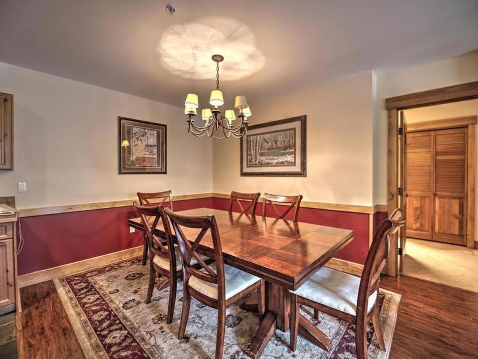 3 Bedroom Mountain View Condo In River Run Village Just 75 Yards From The Summit Express Gondola Apartment in Keystone