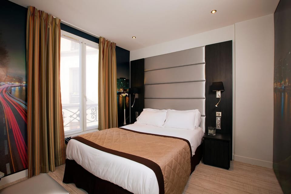Bed, Photo of the whole room