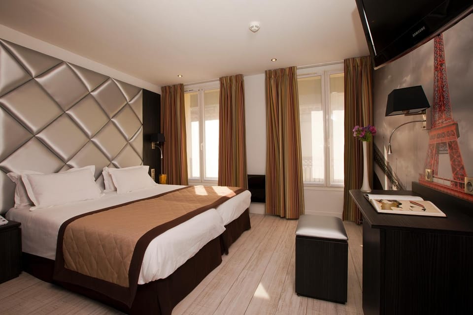 Bed, Photo of the whole room