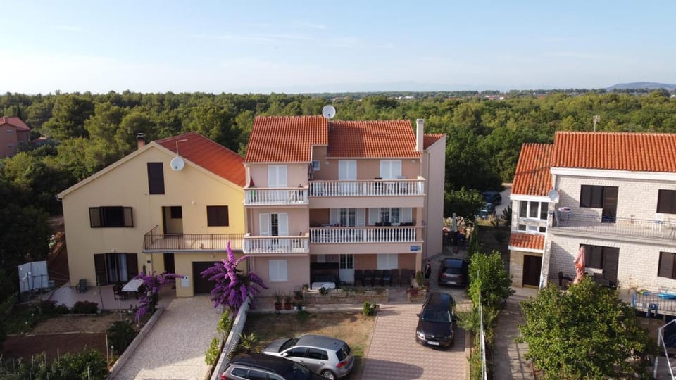 Property building, Street view