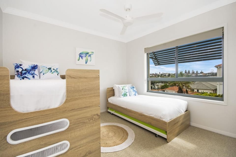 Breakers Unit 2 12- Ocean Views - Stone Real Estate Yamba Apartment in Yamba
