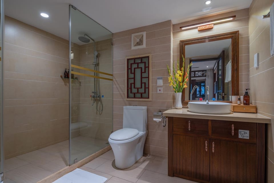 Shower, Toilet, Bathroom