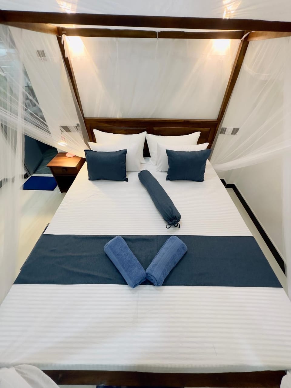 Photo of the whole room, Bedroom, towels