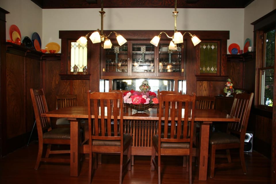 Restaurant/places to eat, Dining area