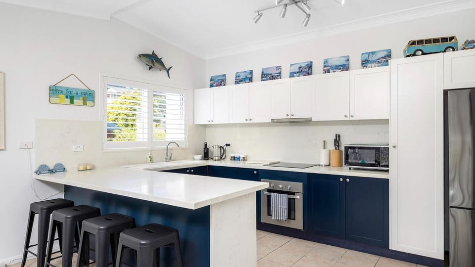 Kitchen or kitchenette, oven, stove