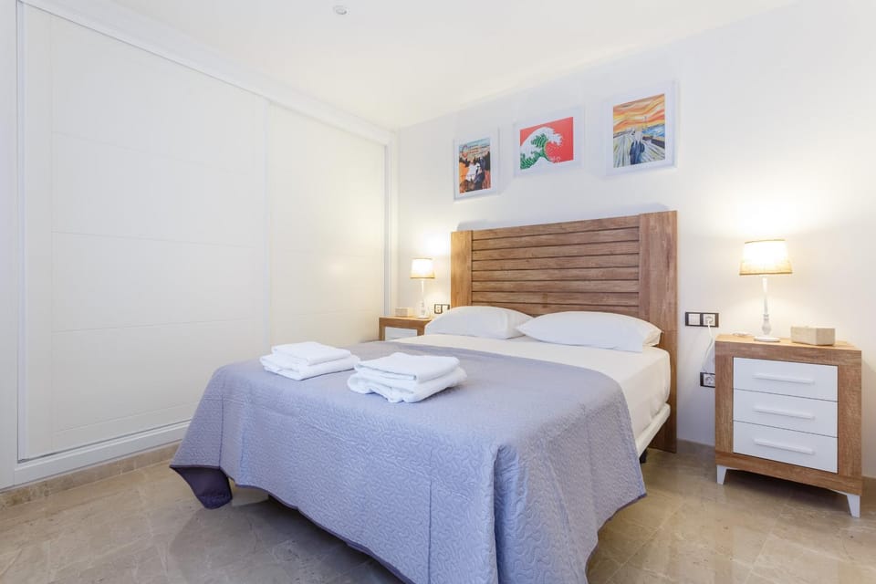 Bed, Other, Photo of the whole room, Bedroom