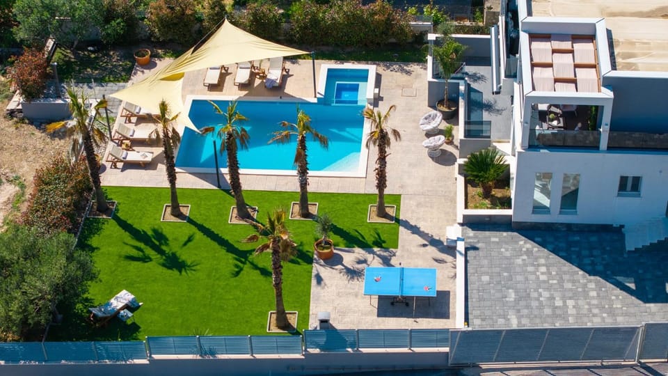 Property building, Pool view, sunbed
