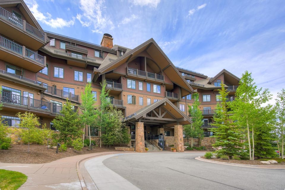 Crystal Peak Lodge, A Vail Resorts Property Nature lodge in Breckenridge