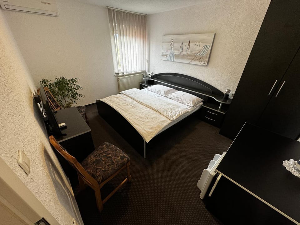 TV and multimedia, Bedroom, air conditioner