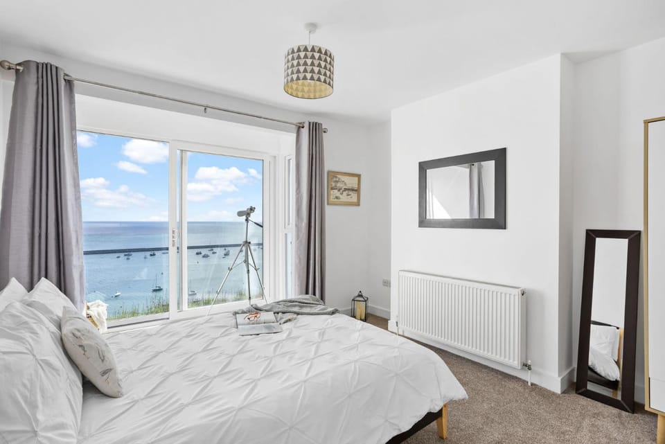 Bed, Photo of the whole room, Bedroom, Sea view