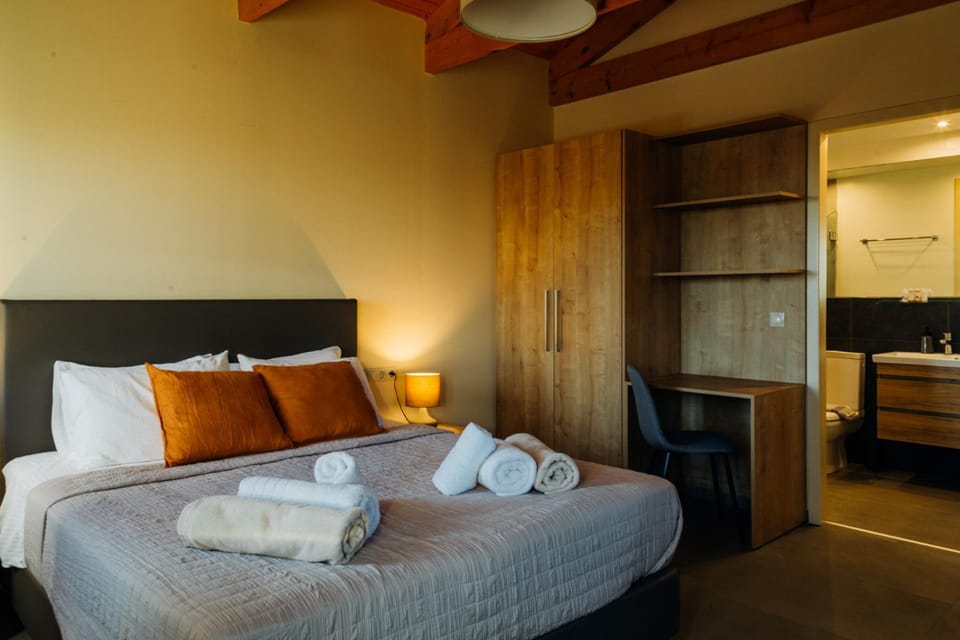 Bedroom, wardrobe