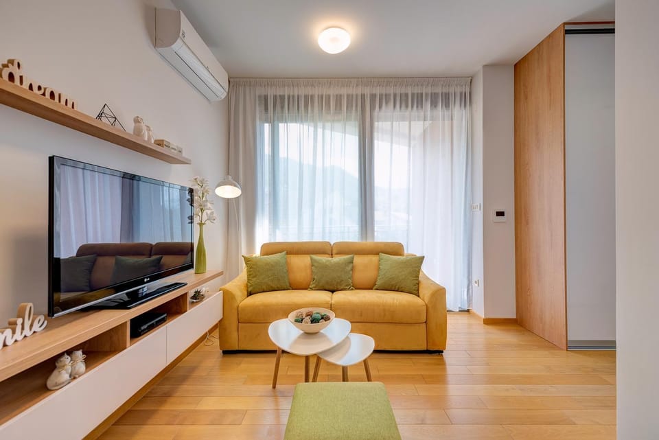 TV and multimedia, Living room, Seating area