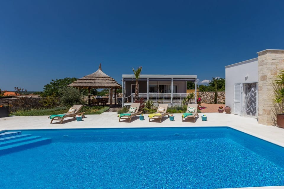 Balcony/Terrace, Swimming pool, Swimming pool
