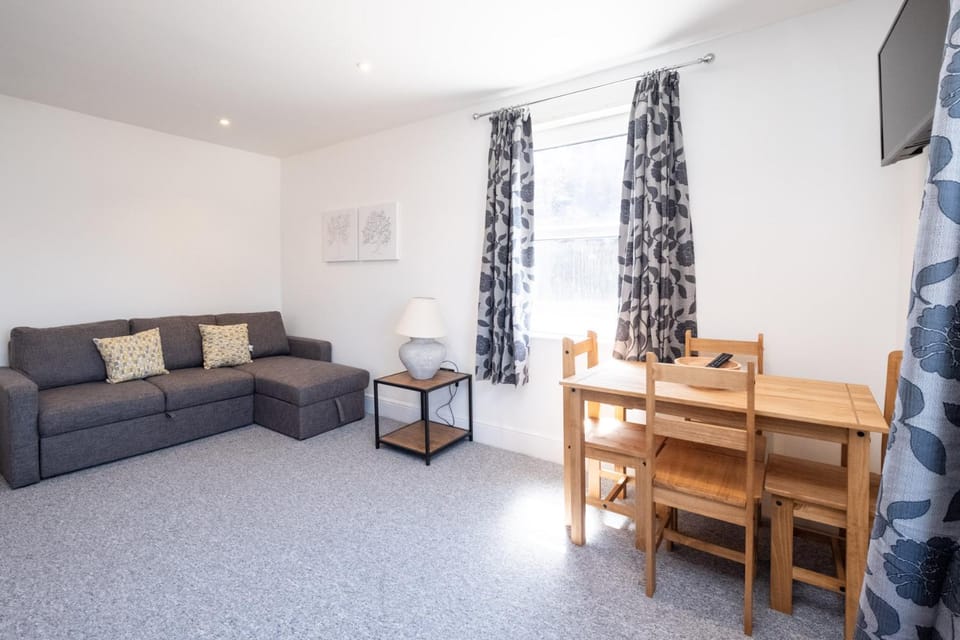 Rowan - Three Tuns Apartments , Wickham Market - by Aldeburgh Coastal Cottages Apartment in Mid Suffolk District