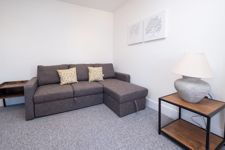 Rowan - Three Tuns Apartments , Wickham Market - by Aldeburgh Coastal Cottages Apartment in Mid Suffolk District