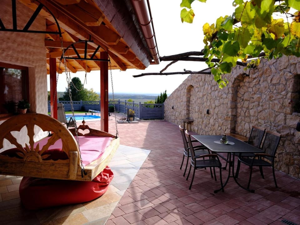 Balcony/Terrace, Swimming pool