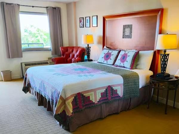 The Lodge at Russell - Russell Inn Motel in Kansas