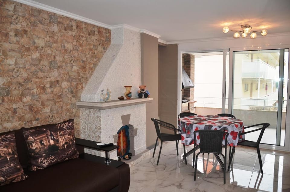 BBQ facilities, Balcony/Terrace, Living room, Dining area, Pool view, Inner courtyard view