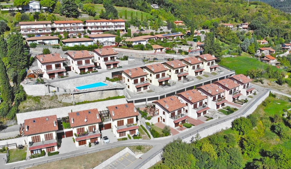 Facade/entrance, Bird's eye view, Pool view