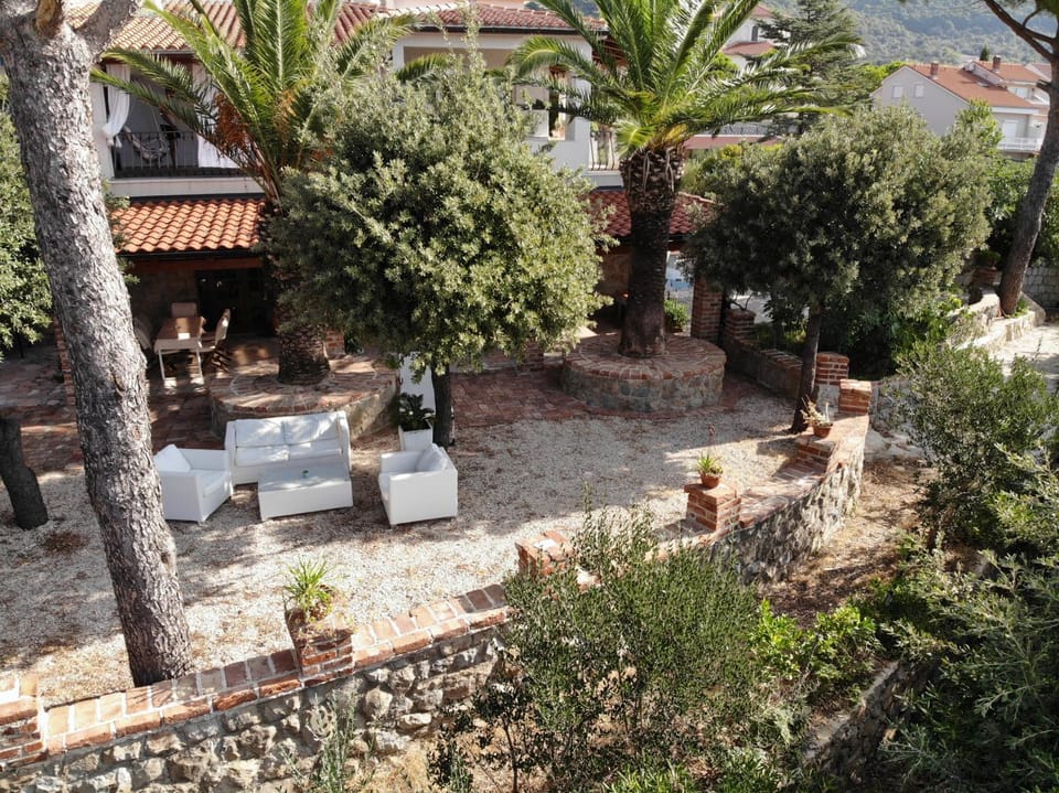 Patio, Garden