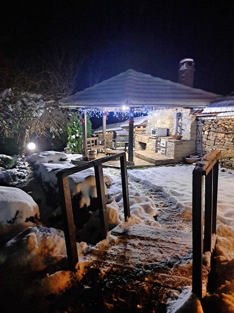 Дядо Цоньовата къща самостоятелен имот с басейн Villa in Gabrovo, Bulgaria