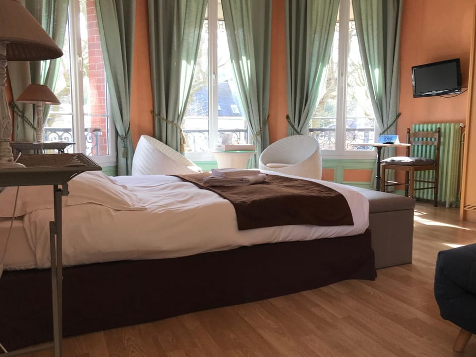 Hôtel de Paris Restaurant BISTRONOMY Hotel in Normandy