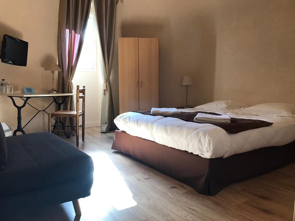 Hôtel de Paris Restaurant BISTRONOMY Hotel in Normandy