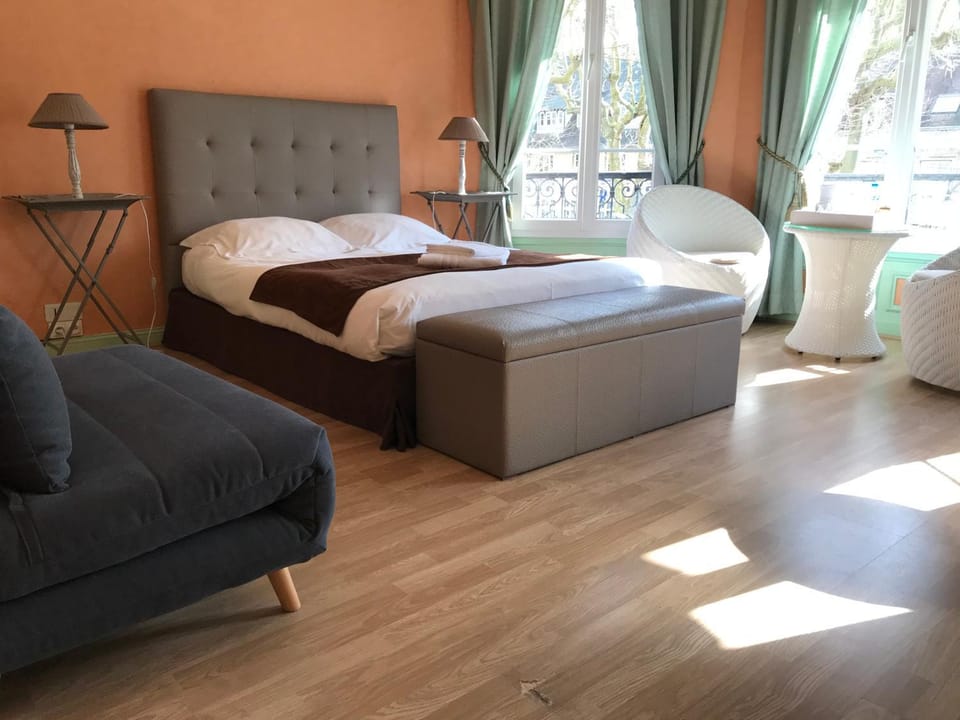 Hôtel de Paris Restaurant BISTRONOMY Hotel in Normandy