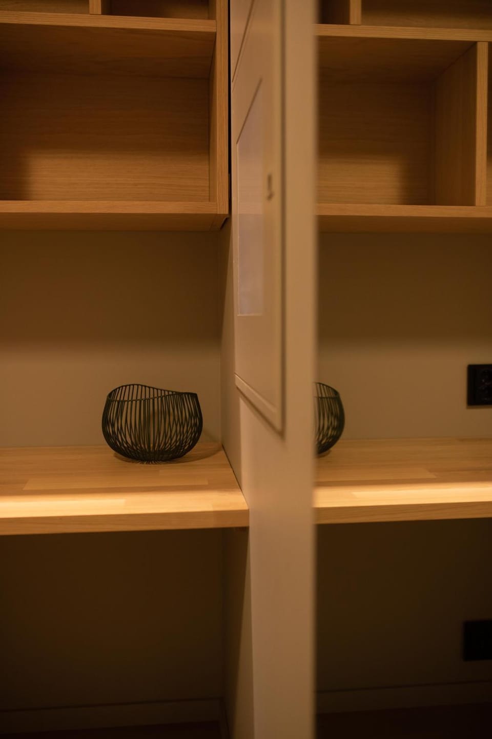 Decorative detail, Area and facilities