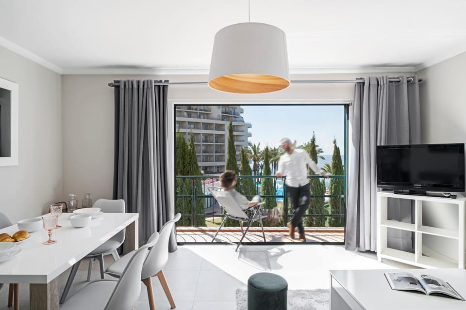 TV and multimedia, Balcony/Terrace, Living room, Dining area