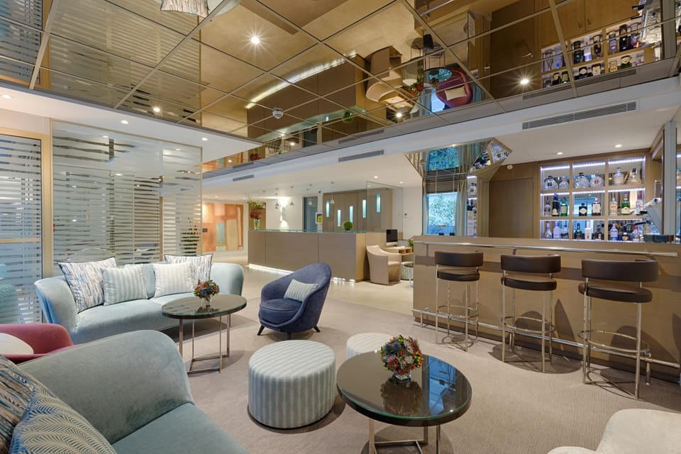 Lounge or bar