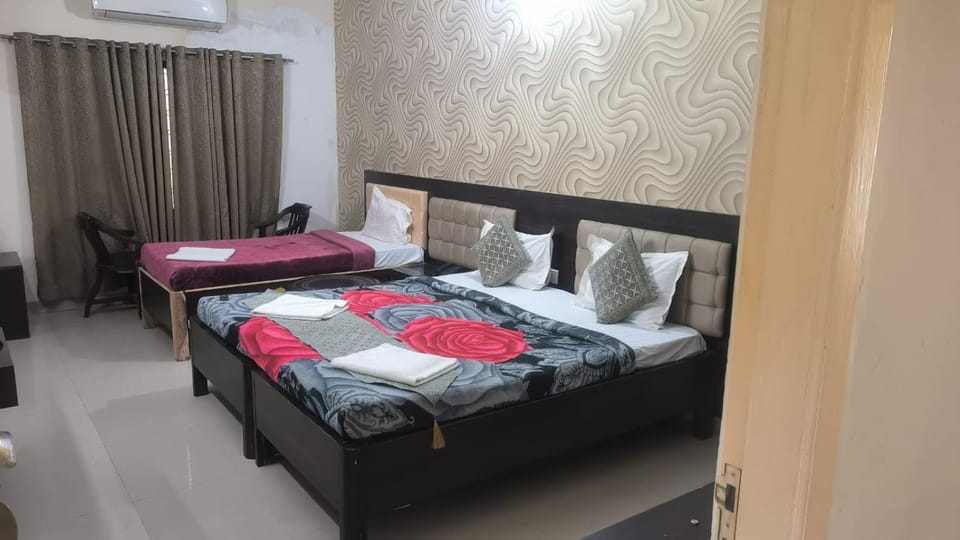 Ganga Darshanam Guesthouse at Dashashwamedh Ghat Bed and Breakfast in Varanasi