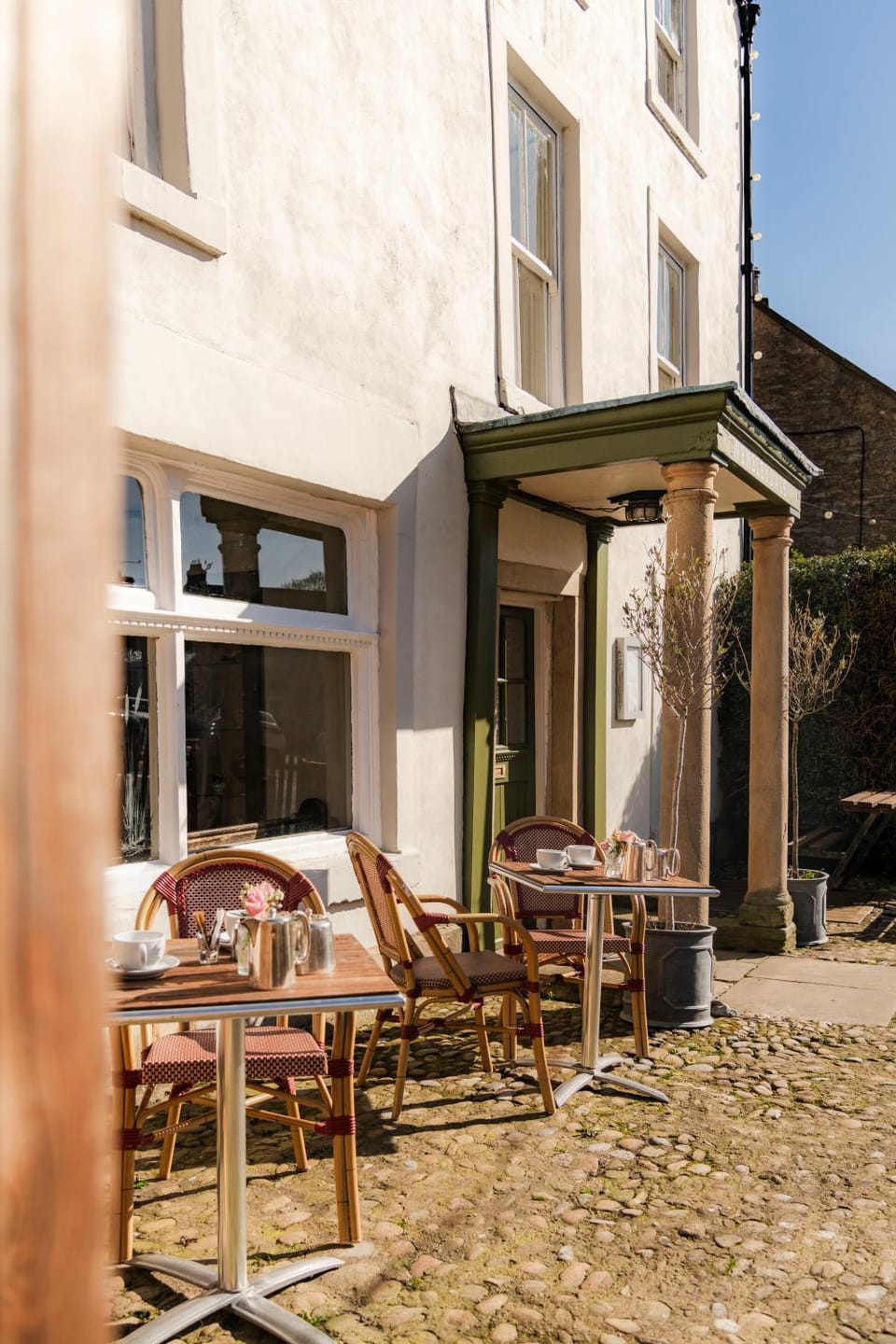 Facade/entrance, Balcony/Terrace