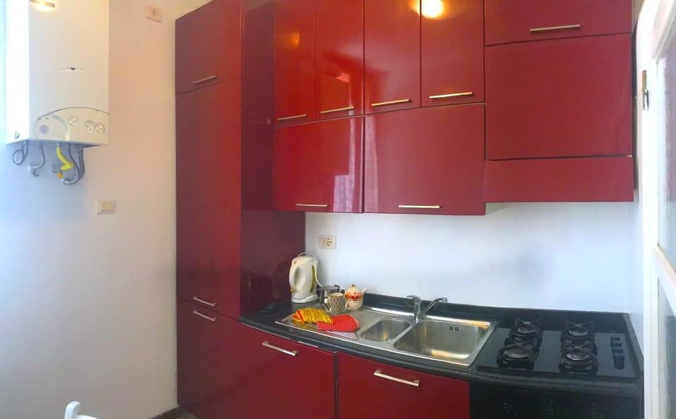 Coffee/tea facilities, Kitchen or kitchenette