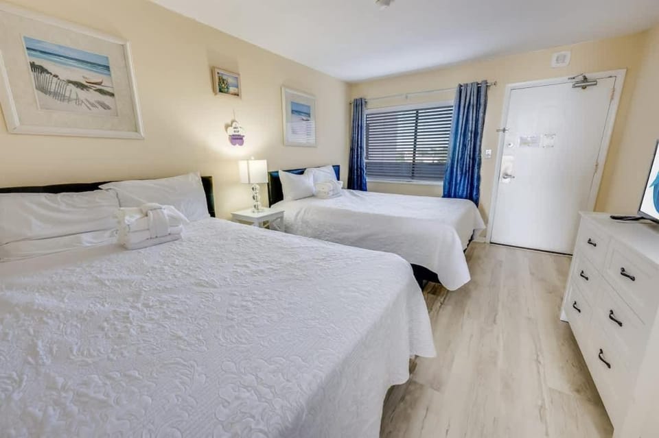 Romantic Oceanfront View, Discounted, Pools House in Myrtle Beach