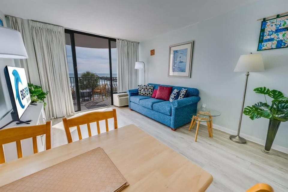 Romantic Oceanfront View, Discounted, Pools House in Myrtle Beach