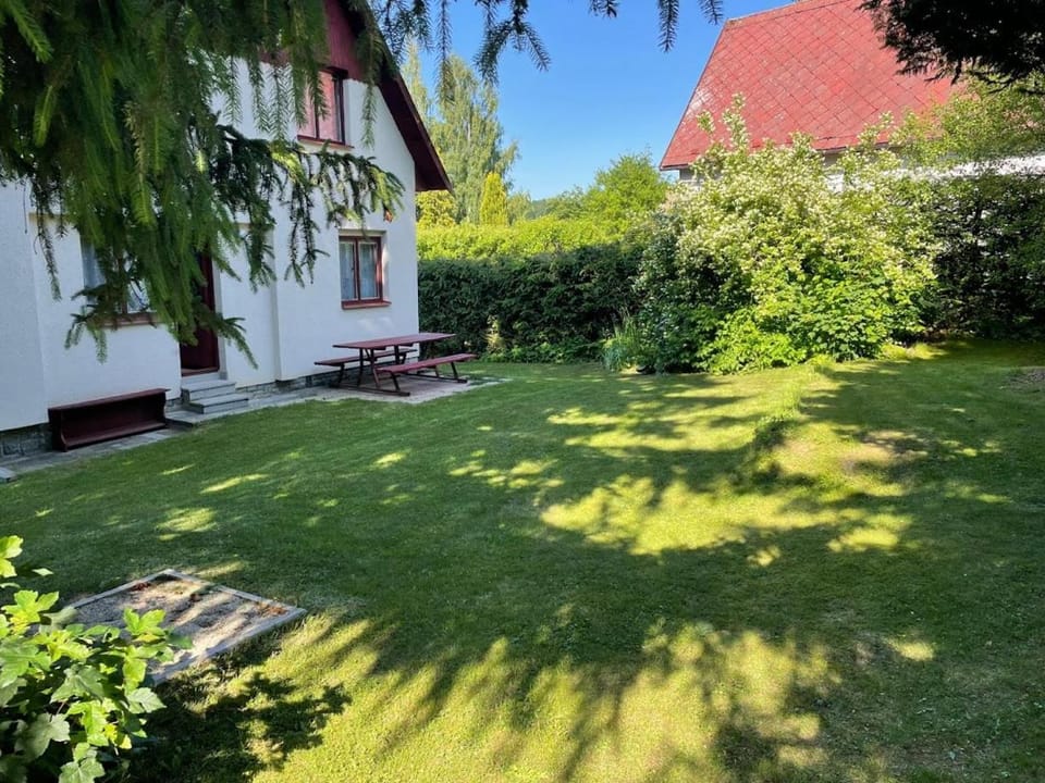 Property building, Seating area