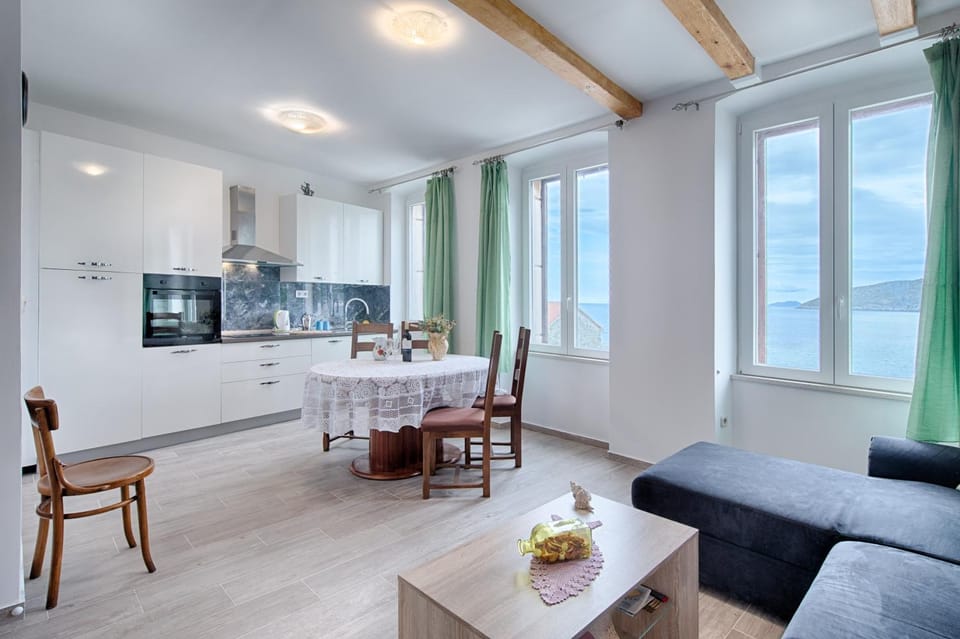 Seaview apartment Bambo Apartment in Komiža