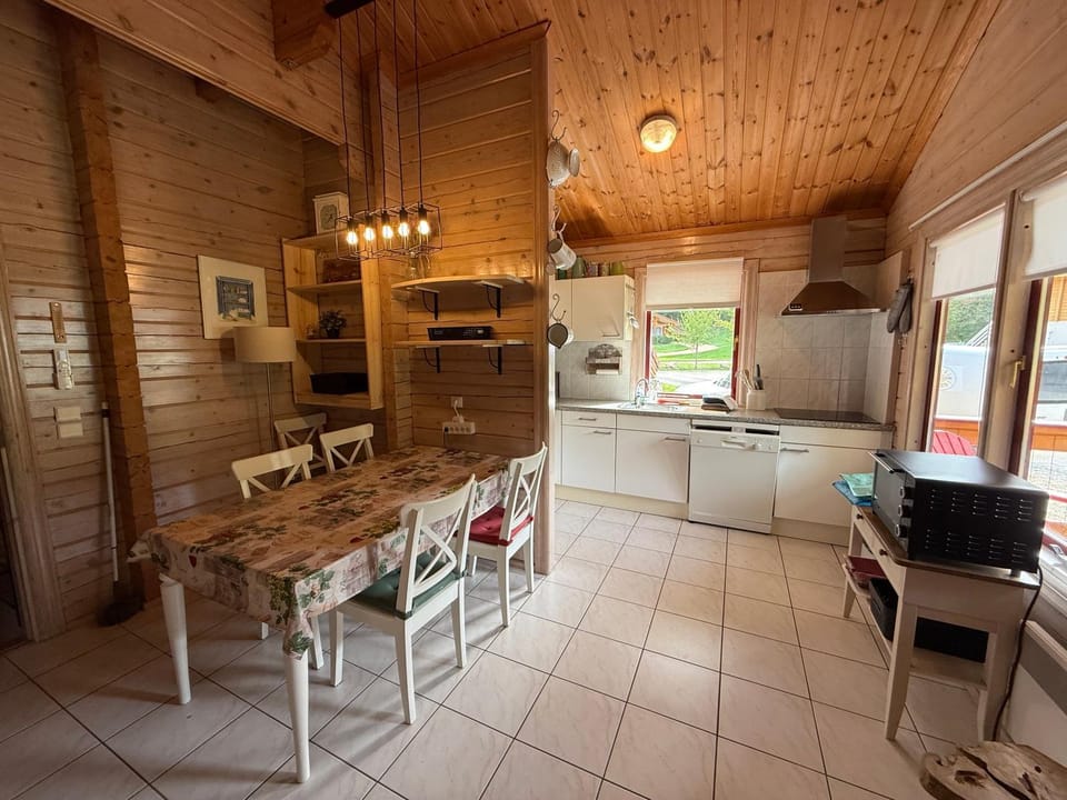 Chalet Cahors - 4 pers. Campground/ 
RV Resort in Occitanie