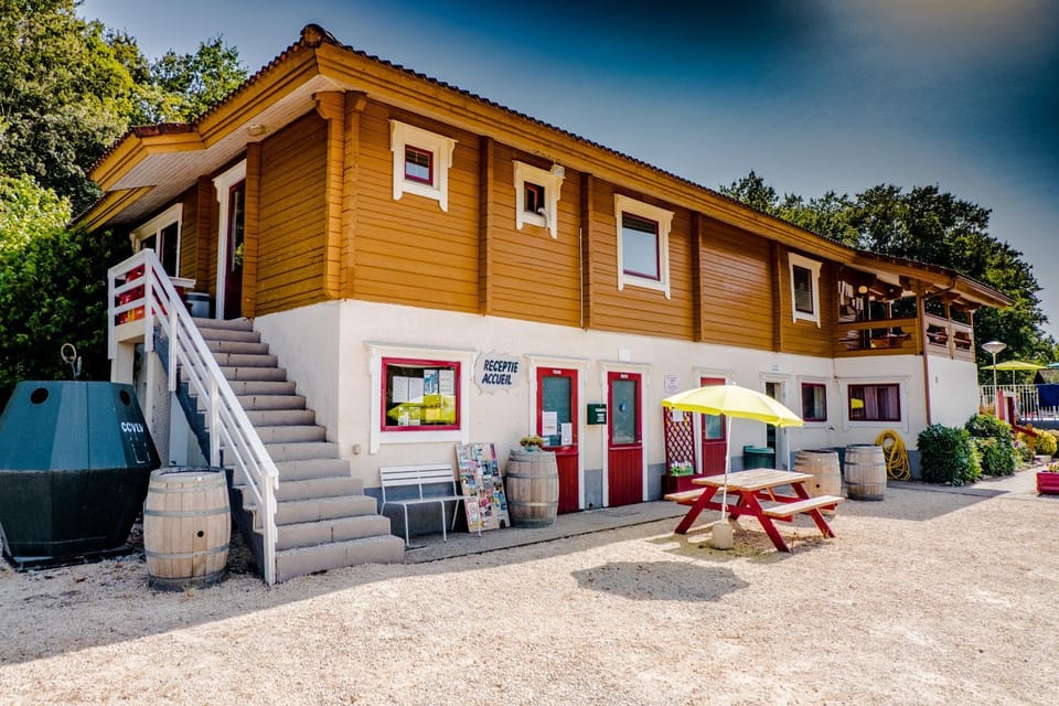 Chalet Cahors - 4 pers. Campground/ 
RV Resort in Occitanie