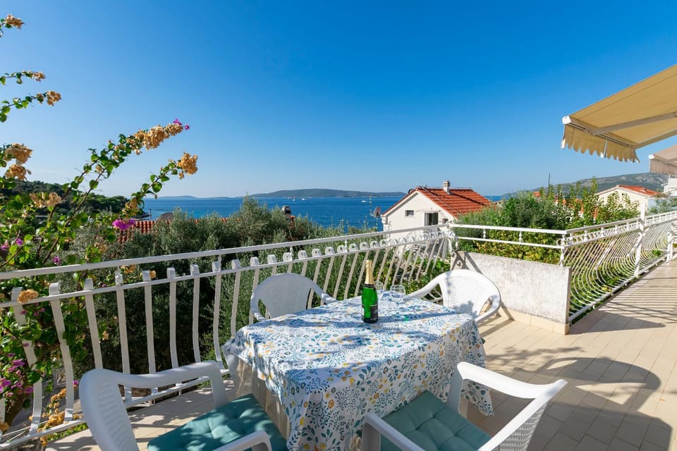 Property building, Balcony/Terrace