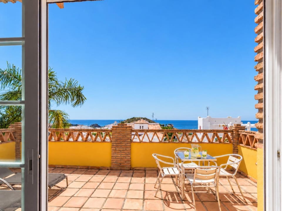 Patio, Day, Natural landscape, View (from property/room), Balcony/Terrace, Dining area, Sea view
