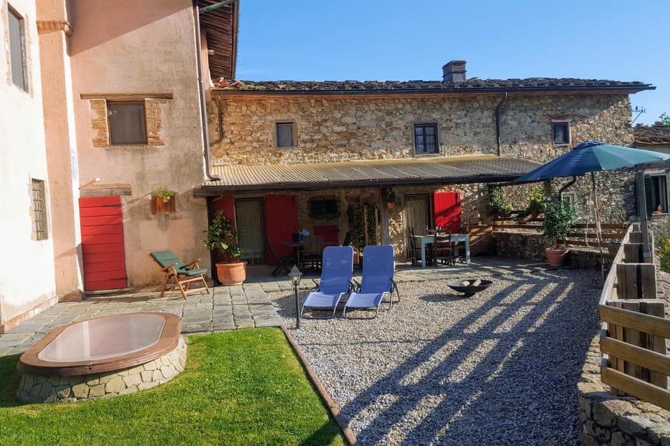 Property building, Patio, Balcony/Terrace
