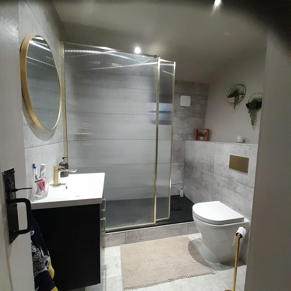 Rose Cottage House in Staffordshire Moorlands District