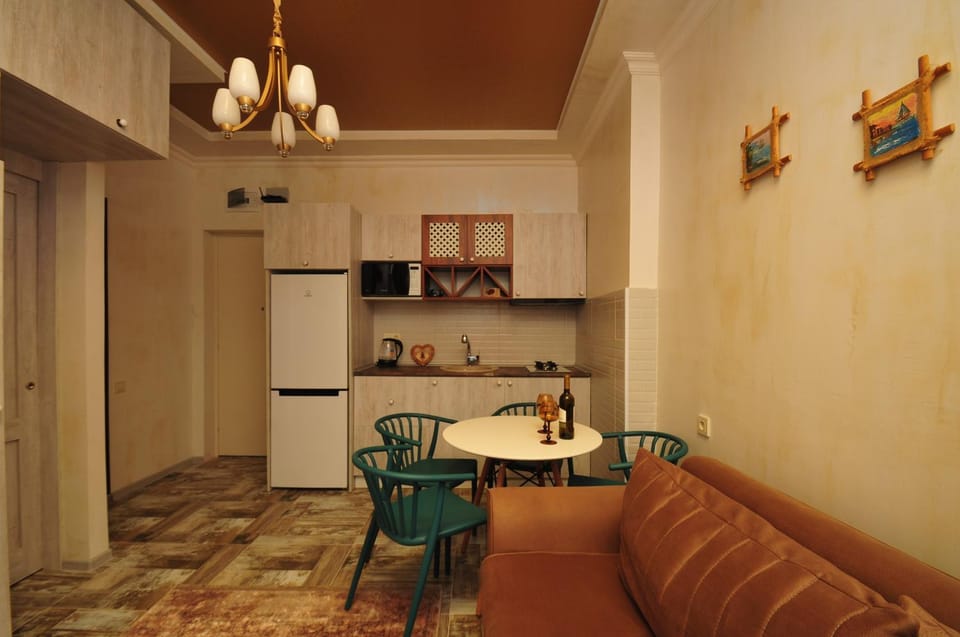 Kitchen or kitchenette, Living room, Photo of the whole room, Dining area