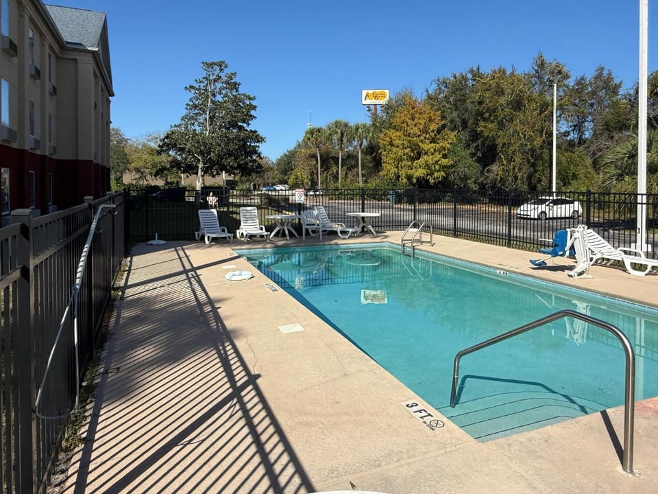 Swimming pool, Swimming pool