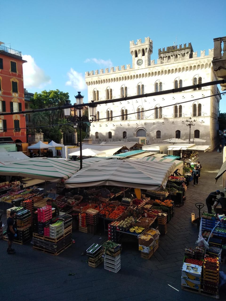 Nearby landmark, View (from property/room), City view, Street view, Supermarket/grocery shop, Shopping Area